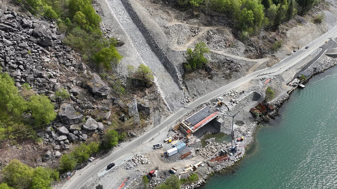 Dronebilde Samteigbrua Rv.13 mellom Odda og Tyssedal