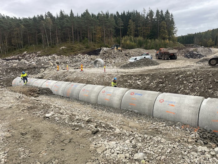 Det er store dimensjoner på rørgaten som krysser under både fylkesvei 455 og E39 ved Lindland.